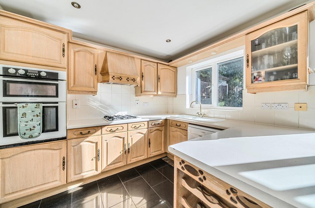 1349795-11-68c3e5...