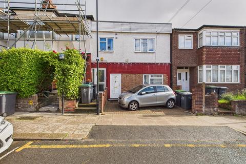 2 bedroom flat for sale, The Avenue, London