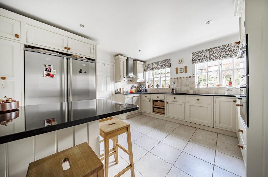 Kitchen1.jpg