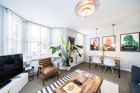 2 bedroom maisonette for sale, Petersfield Road, London W3