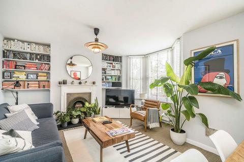 2 bedroom maisonette for sale, Petersfield Road, London W3