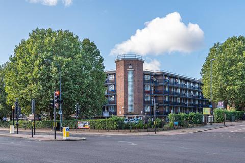 3 bedroom flat for sale, Randisbourne Gardens, Beckenham Hill, London, SE6