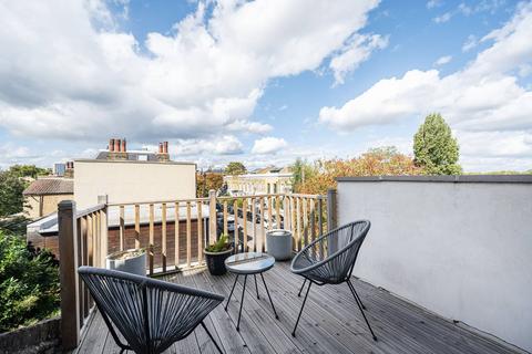 3 bedroom maisonette for sale, Powerscroft Road, Lower Clapton, London, E5