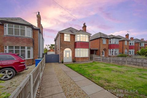 3 bedroom detached house for sale, Southwell Road East, Mansfield NG21