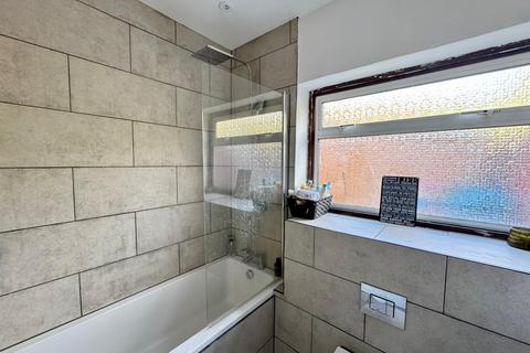 3 bedroom semi-detached house for sale, Cold Harbour Lane, Farnborough GU14