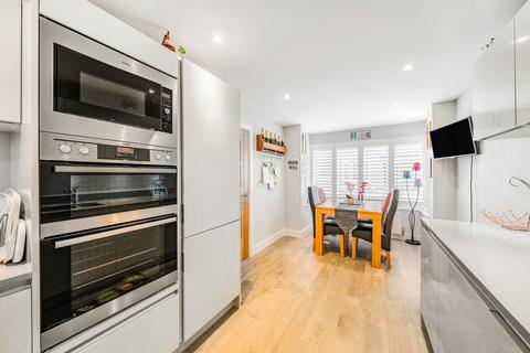 2 Willow Mews, Caterham, CR3 5WJ