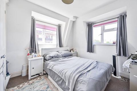 2 bedroom flat for sale, Cornerstone Court, Hemming Street, Bethnal Green, London, E1