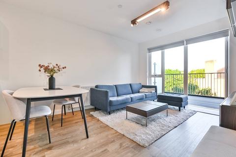 2 bedroom flat for sale, Louis Close, Holloway, N7