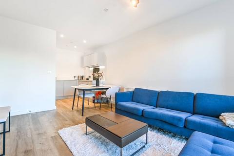 2 bedroom flat for sale, Louis Close, Holloway, N7