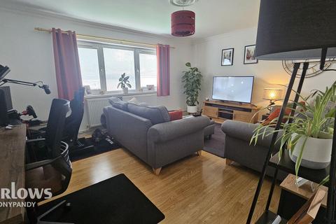 76 Bryngolau, Tonyrefail, Porth, CF39 8HP