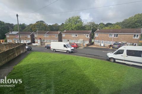 76 Bryngolau, Tonyrefail, Porth, CF39 8HP