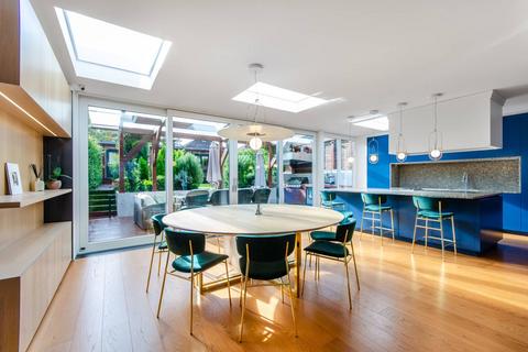 4 bedroom semi-detached house for sale, Cairnfield Avenue, Neasden, London, NW2