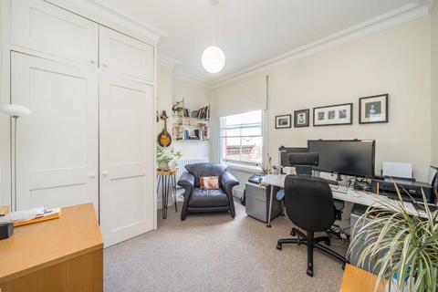 3a Station Parade, Richmond, TW9 3PS
