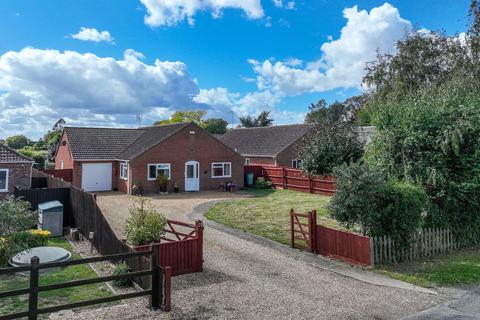 3 bedroom detached bungalow for sale, Cross Road, Sutton St. Edmund, PE12