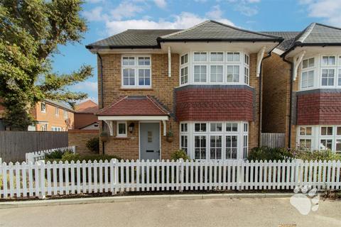 4 bedroom detached house for sale, Palmer Way, Basildon SS16