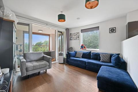 2 bedroom flat for sale, Kenneth Way, Ealing