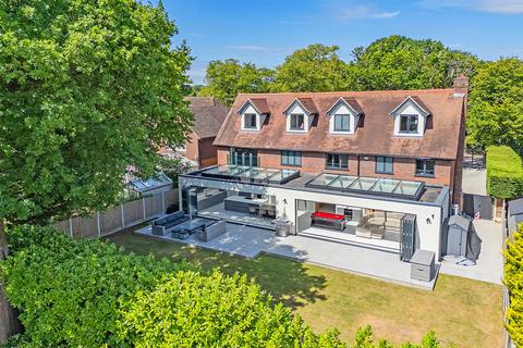 6 bedroom detached house for sale, Brockley Grove, Hutton Mount, Brentwood