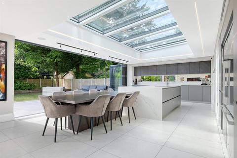 6 bedroom detached house for sale, Brockley Grove, Hutton Mount, Brentwood