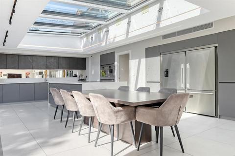 6 bedroom detached house for sale, Brockley Grove, Hutton Mount, Brentwood