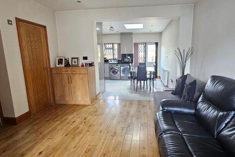 undefined, Princes Park Lane, Hayes, UB3 1JX