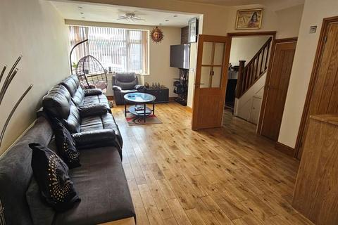 undefined, Princes Park Lane, Hayes, UB3 1JX