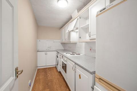2 bedroom flat for sale, Albany Road, London SE5