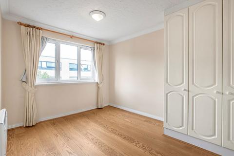 2 bedroom flat for sale, Albany Road, London SE5