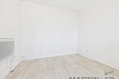 3 bedroom maisonette for sale, Lumsden Road, Southsea
