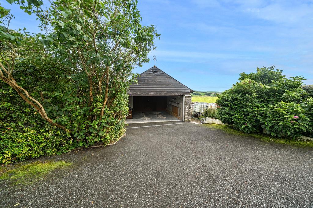 Detached garage and driveway