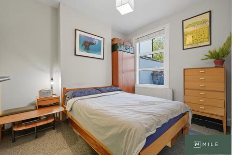 1 bedroom flat for sale, Earlsmead Road, London NW10