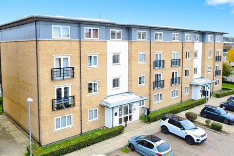 undefined, Ovaltine Drive, Kings Langley WD4