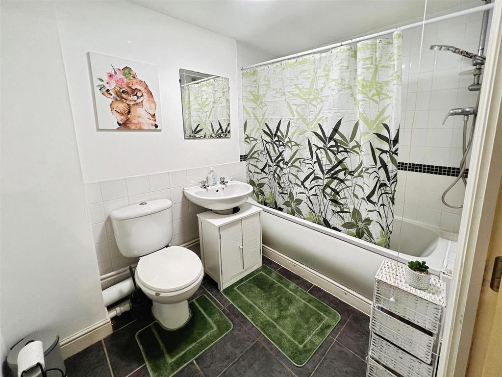 4c0b5140-New 20 Bathroom.jpg