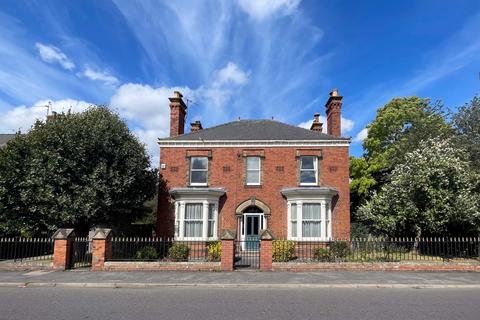 4 bedroom detached house for sale, Winsover Road, Spalding