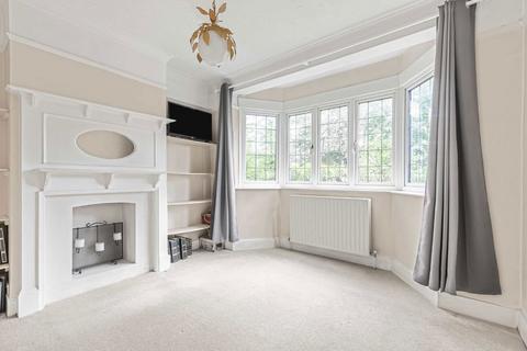 undefined, Manor Gardens, Sunbury-On-Thames TW16
