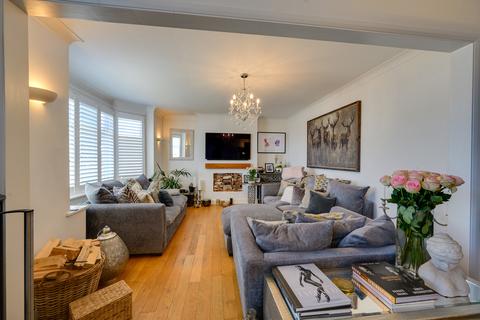 3 bedroom detached house for sale, St. Edmunds Road, Suffolk IP11