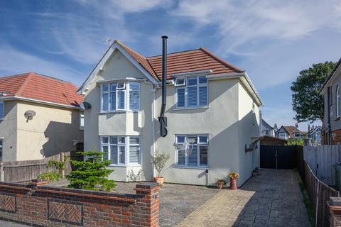3 bedroom detached house for sale, St. Edmunds Road, Suffolk IP11