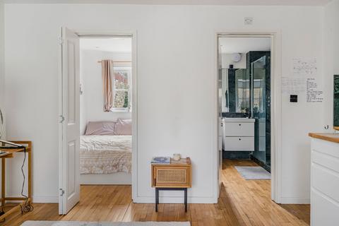 46 Croftongate Way, London, SE4 2DL