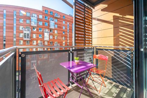 2 bedroom apartment for sale, Hornsey Street, Holloway, London, N7