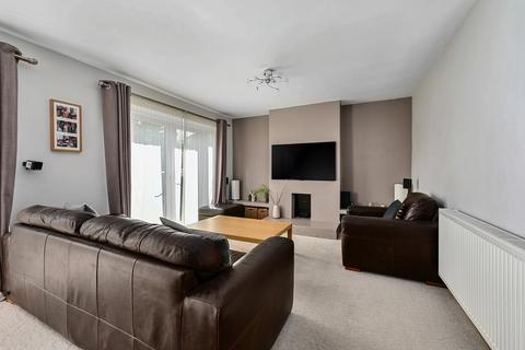 1 Selborne Close, Blackwater, Camberley, GU17 0HF