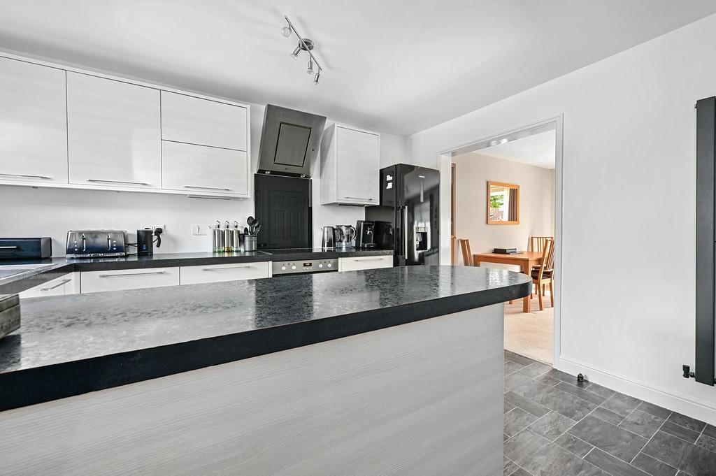 1 Selborne Close (9)