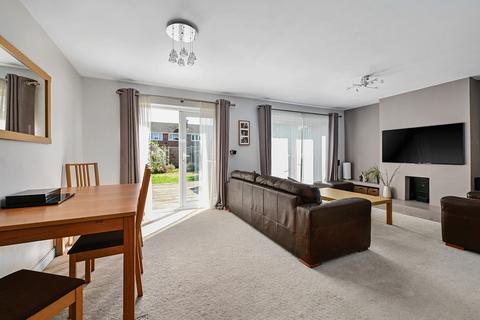 1 Selborne Close, Blackwater, Camberley, GU17 0HF
