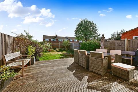 1 Selborne Close, Blackwater, Camberley, GU17 0HF