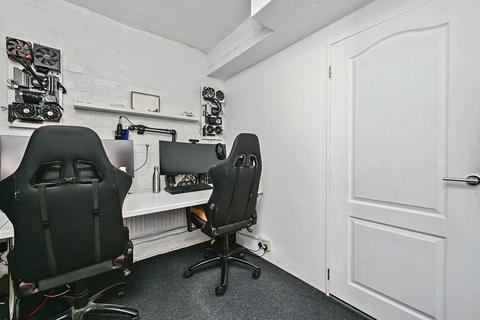 1 Selborne Close, Blackwater, Camberley, GU17 0HF