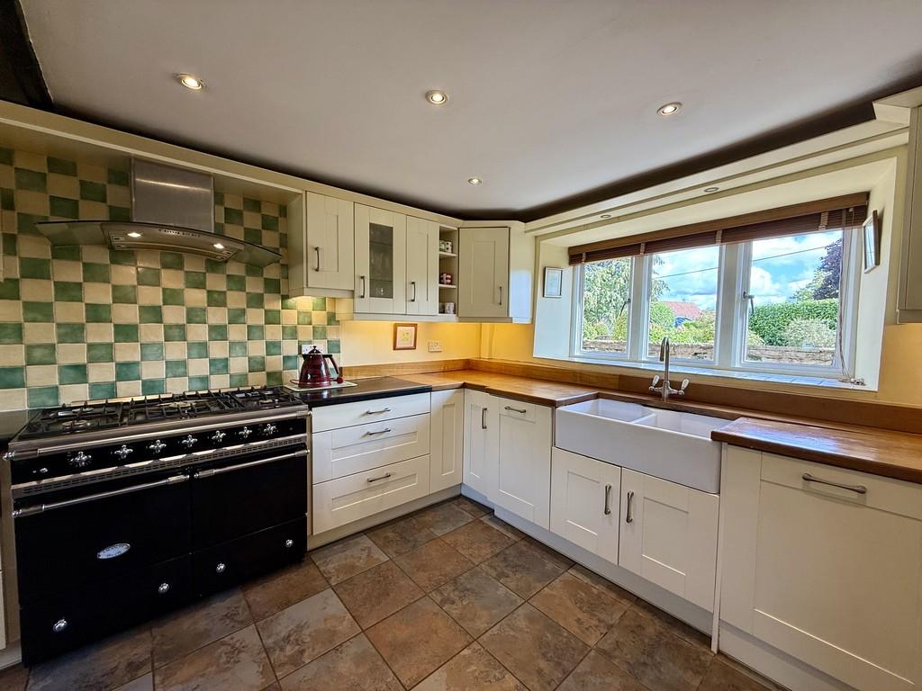Kitchen/ Breakfast Room