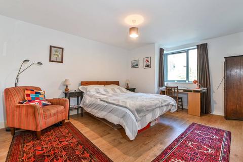 3 bedroom flat for sale, Regents Park Road, Chalk Farm, London, NW1