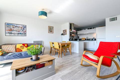 3 bedroom flat for sale, Regents Park Road, Chalk Farm, London, NW1