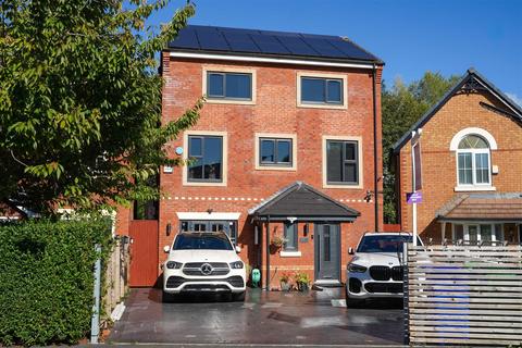 Chelsfield Grove, Chorlton