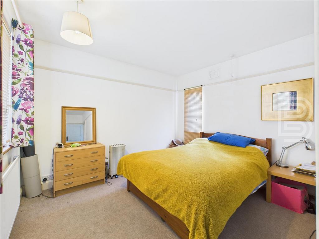 CAM05587 G0-PR0040-STILL021.jpg