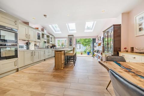 71 The Quadrant, London, SW20 8SW