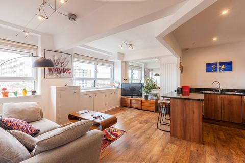 2 bedroom flat for sale, City View House, Bethnal Green Road, Bethnal Green, London, E2